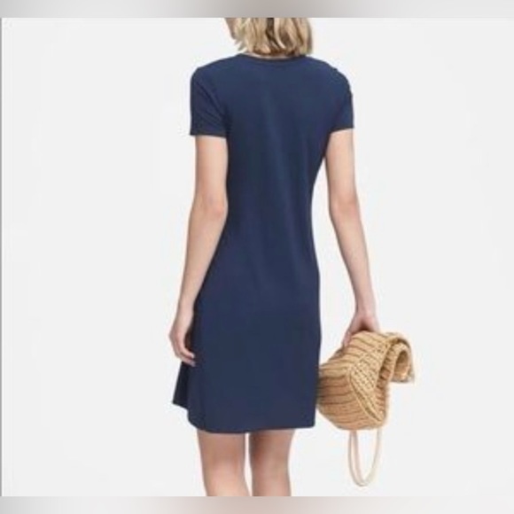 Banana Republic Ruched Dress - Picture 3 of 8